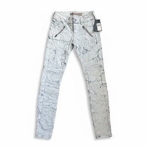 GUESS Letitia Skinny Jeans Size 23 Vintage White Cracked Coated Denim Zip NWT